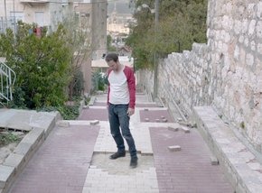 היורד מלמטה
